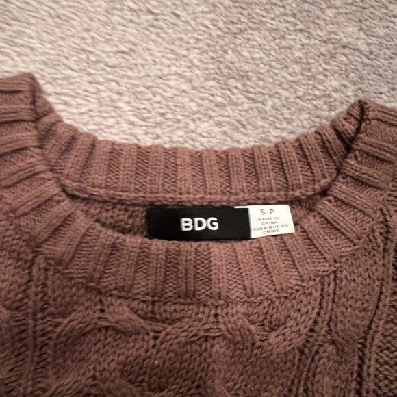 BDG Mauve Cable Knit Sweater - Picture 4 of 6